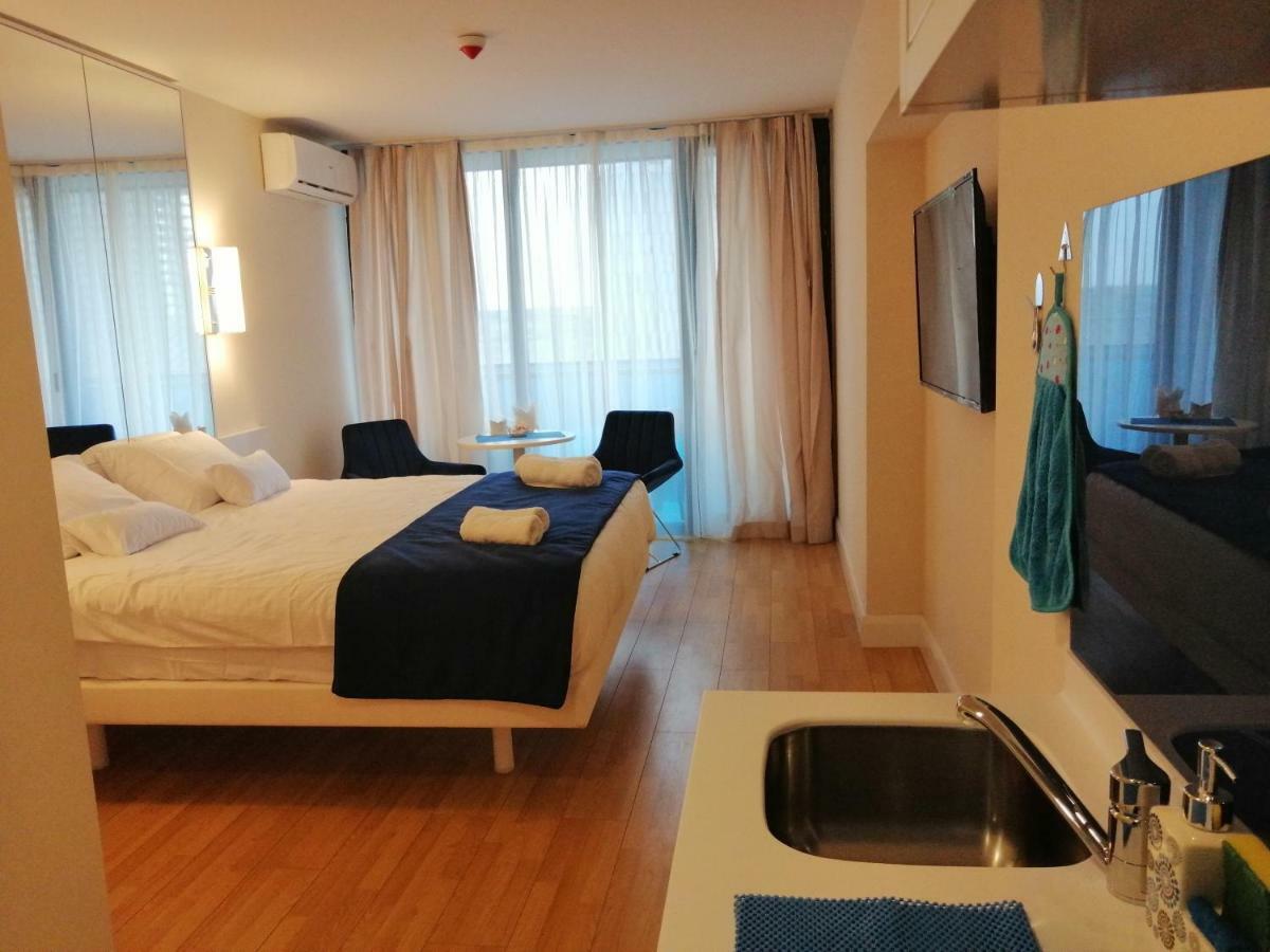Orbi City Towers バトゥーミ エクステリア 写真